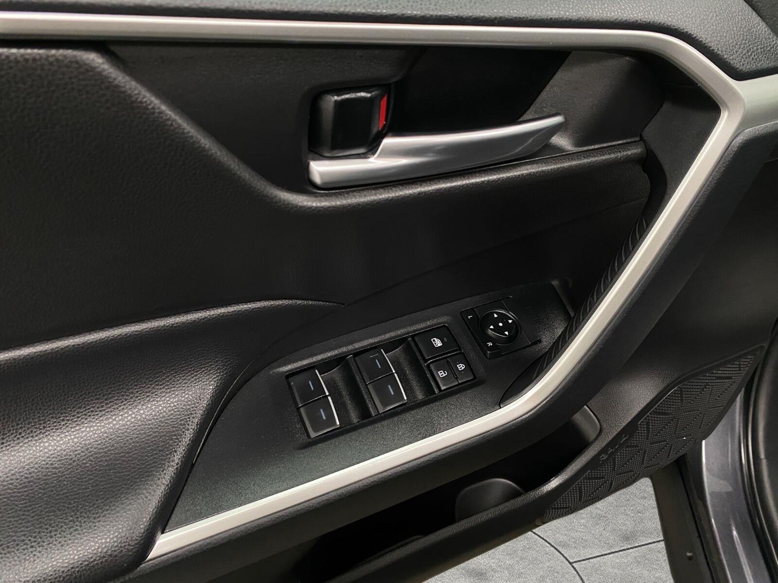 2025 Toyota RAV4 XLE AWD