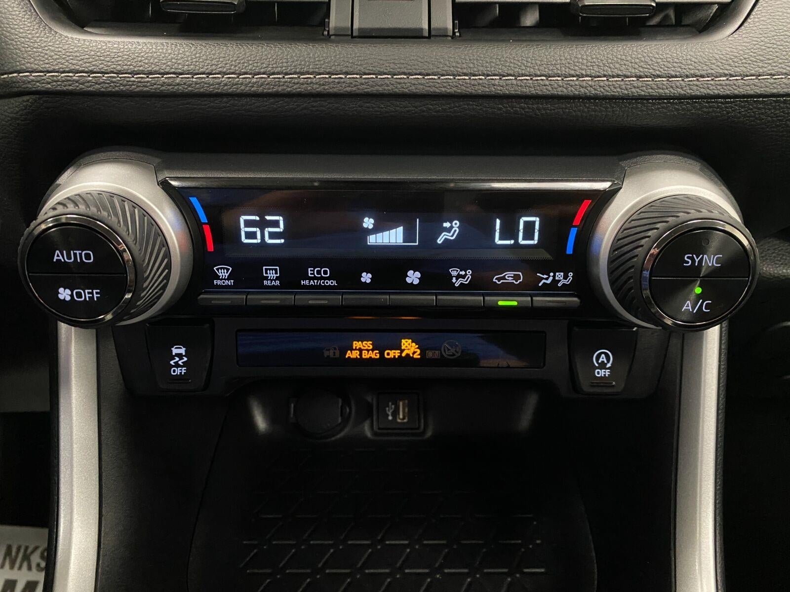 2025 Toyota RAV4 XLE AWD