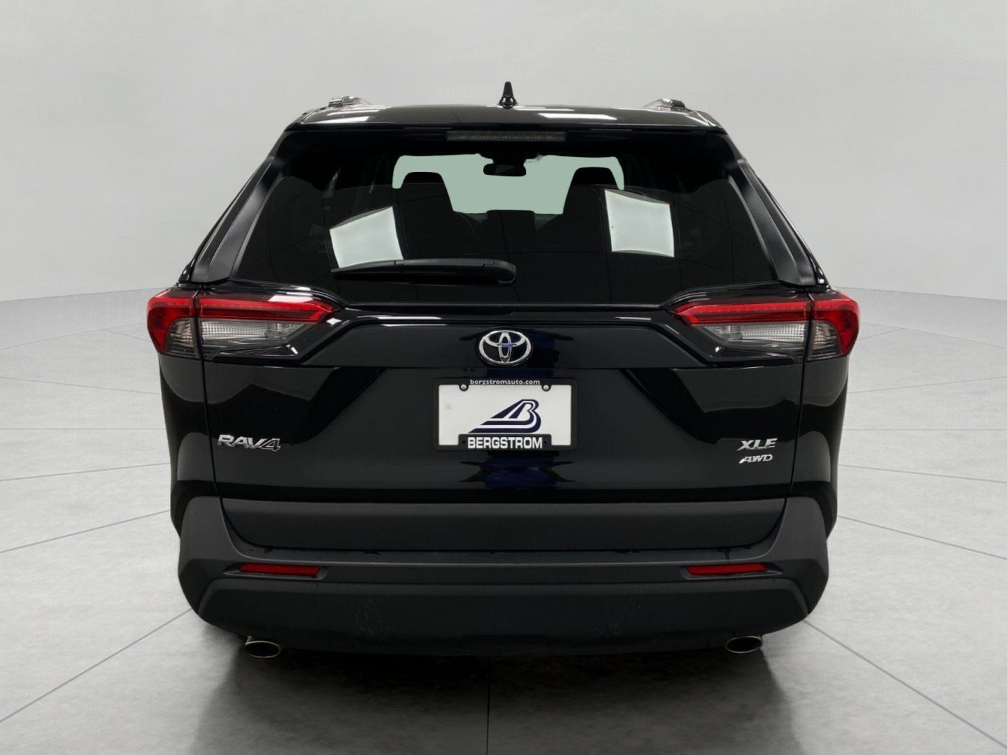 2025 Toyota RAV4 XLE AWD