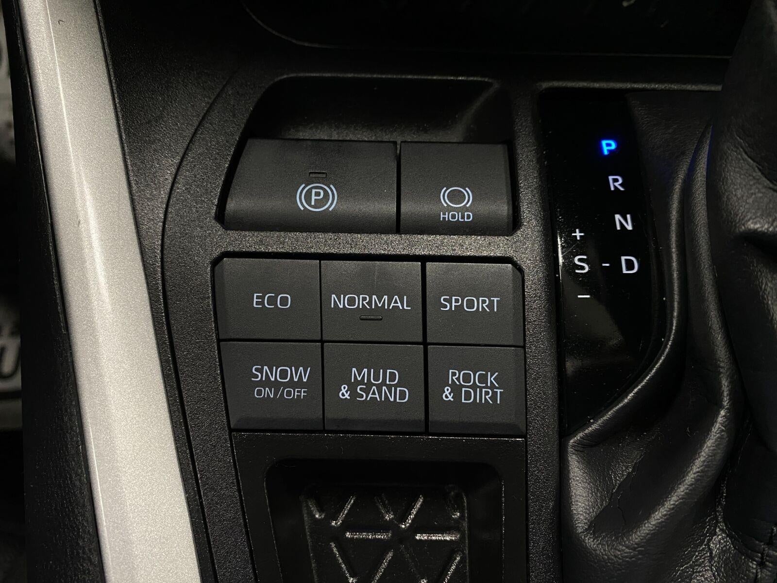 2025 Toyota RAV4 XLE AWD