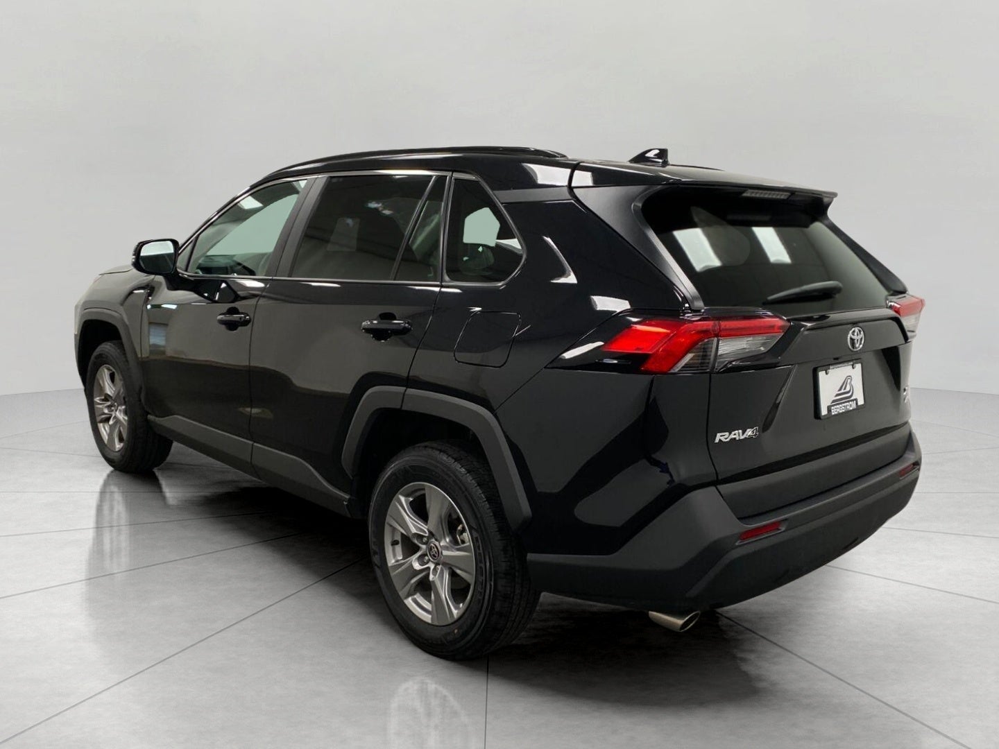 2025 Toyota RAV4 XLE AWD