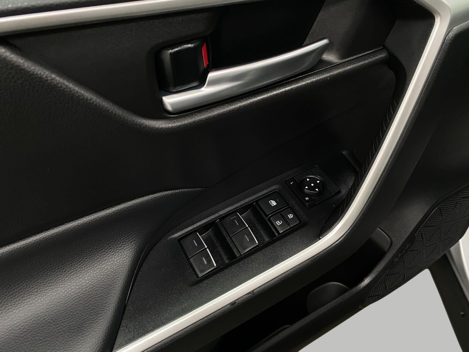 2025 Toyota RAV4 XLE AWD