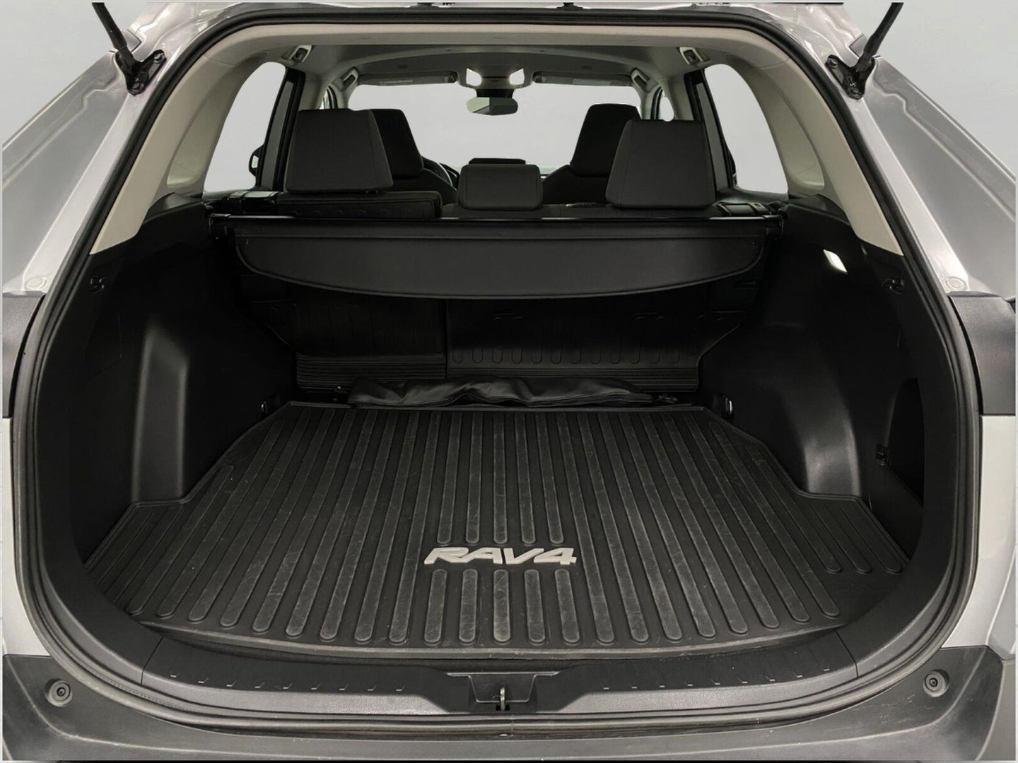 2025 Toyota RAV4 XLE AWD