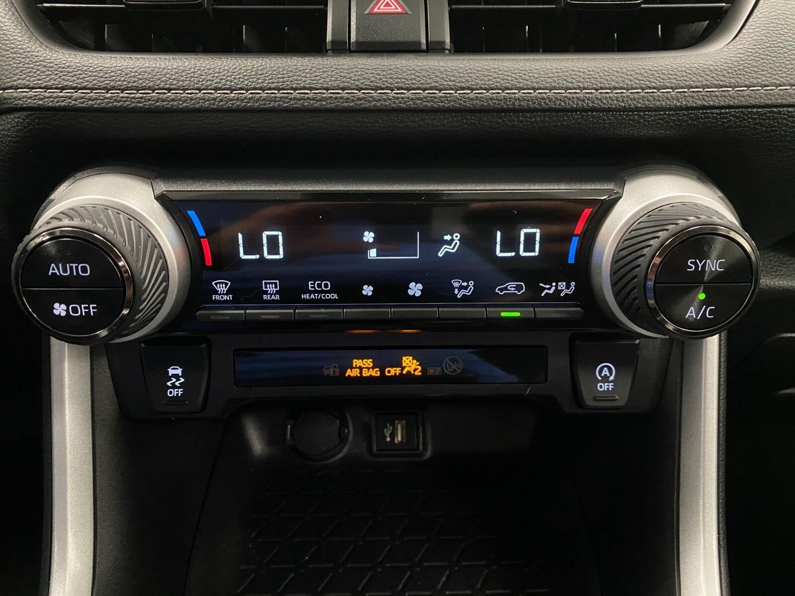 2025 Toyota RAV4 XLE AWD
