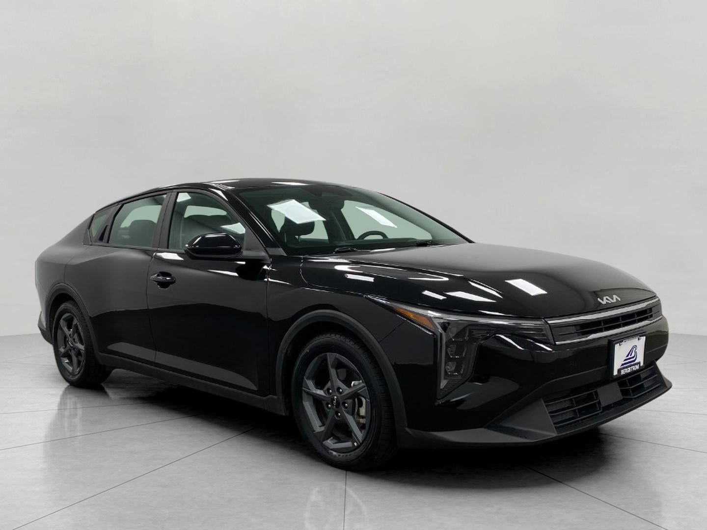 2025 Kia K4 LXS FWD