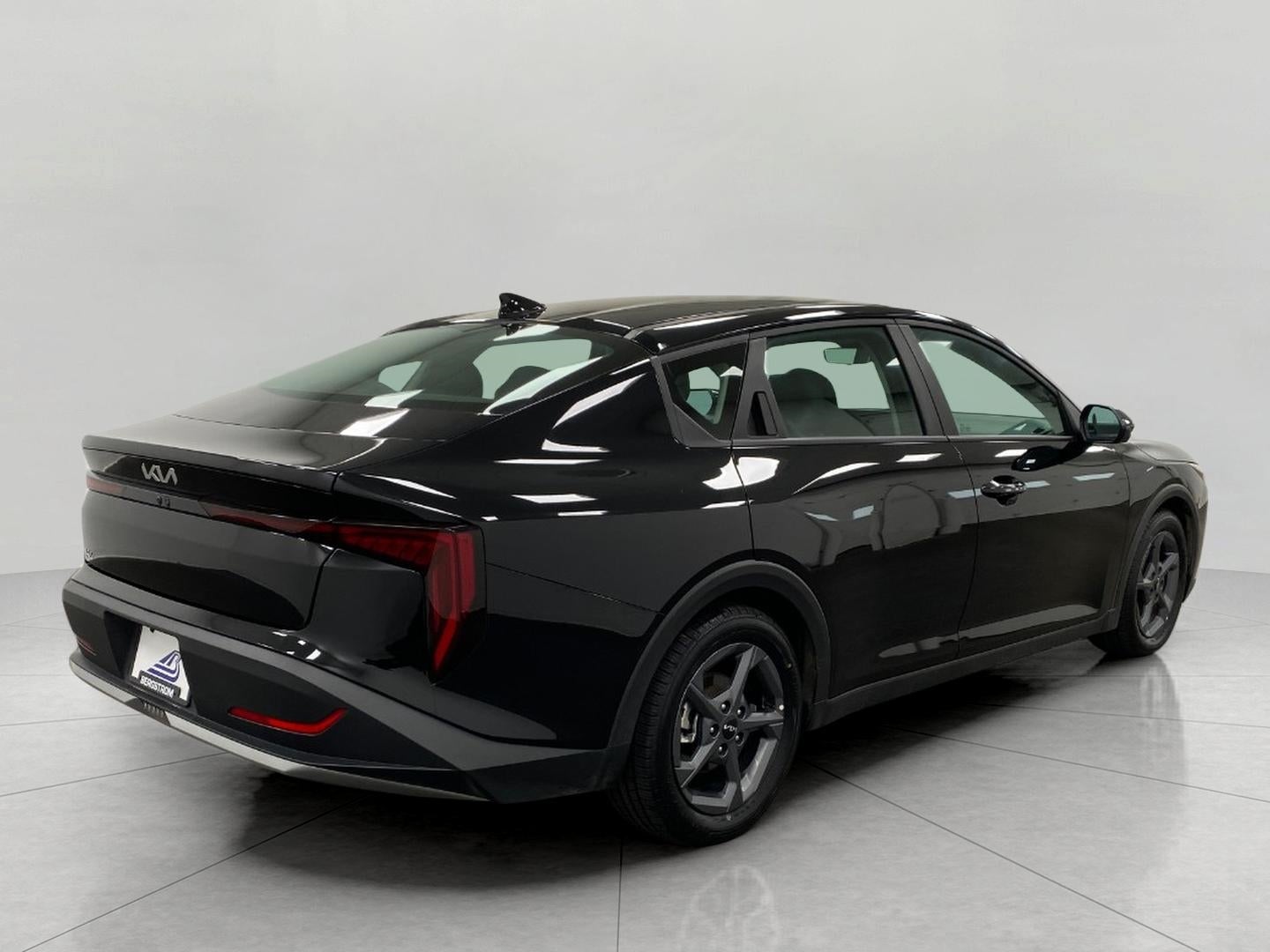2025 Kia K4 LXS FWD