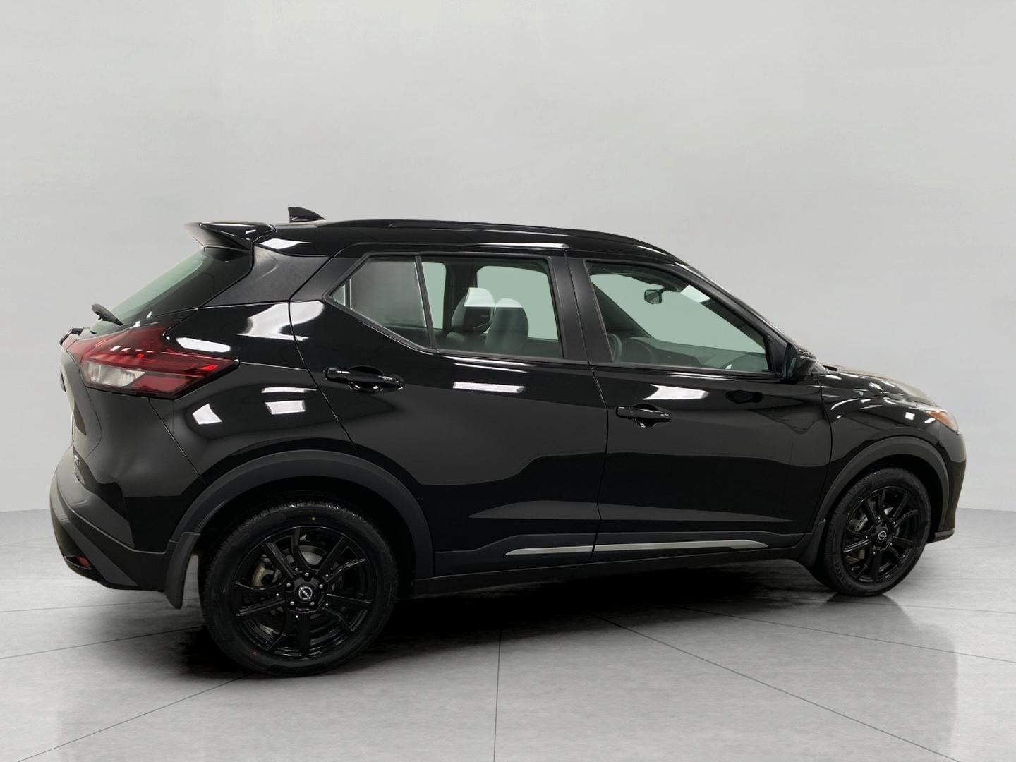 2024 Nissan Kicks SR FWD