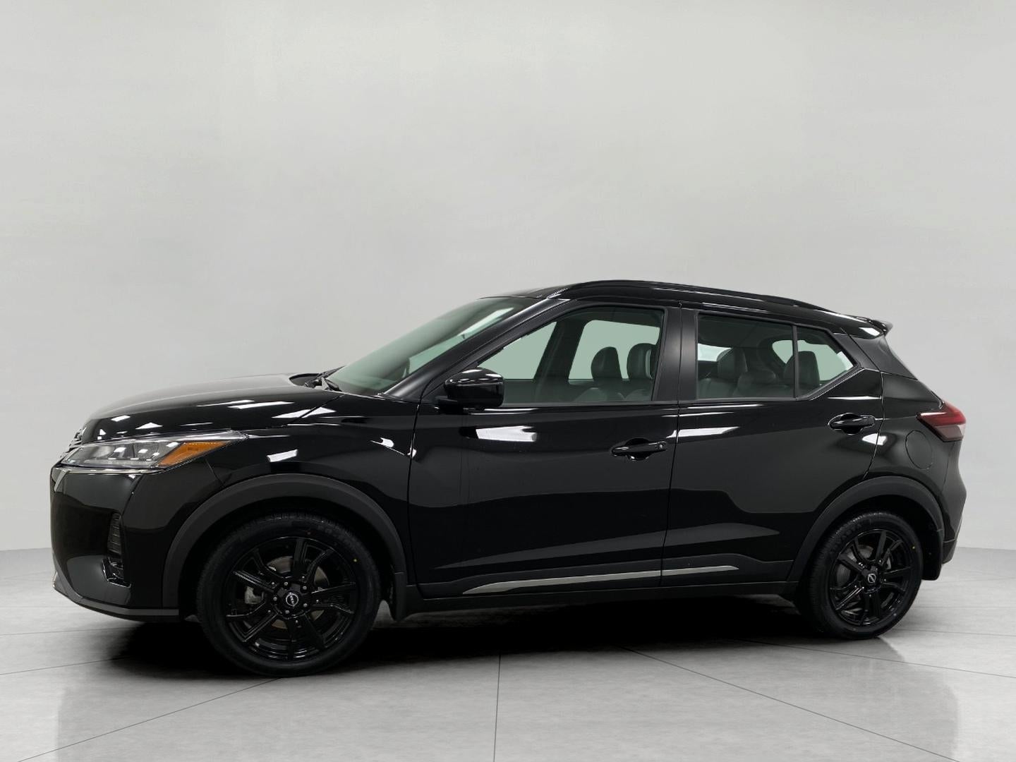 2024 Nissan Kicks SR FWD