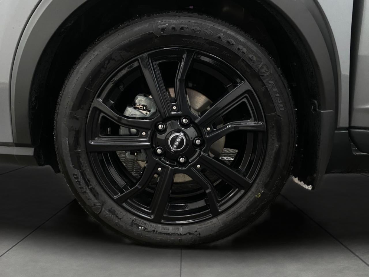 2023 Nissan Kicks SR FWD