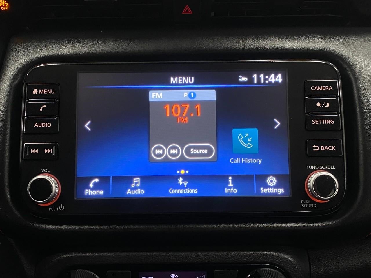 2023 Nissan Kicks SR FWD