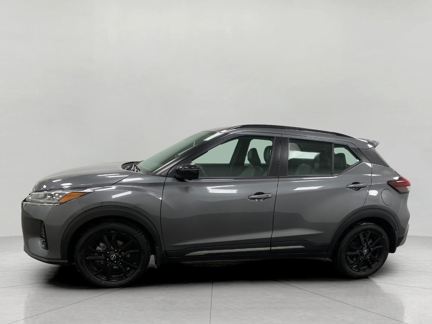 2023 Nissan Kicks SR FWD