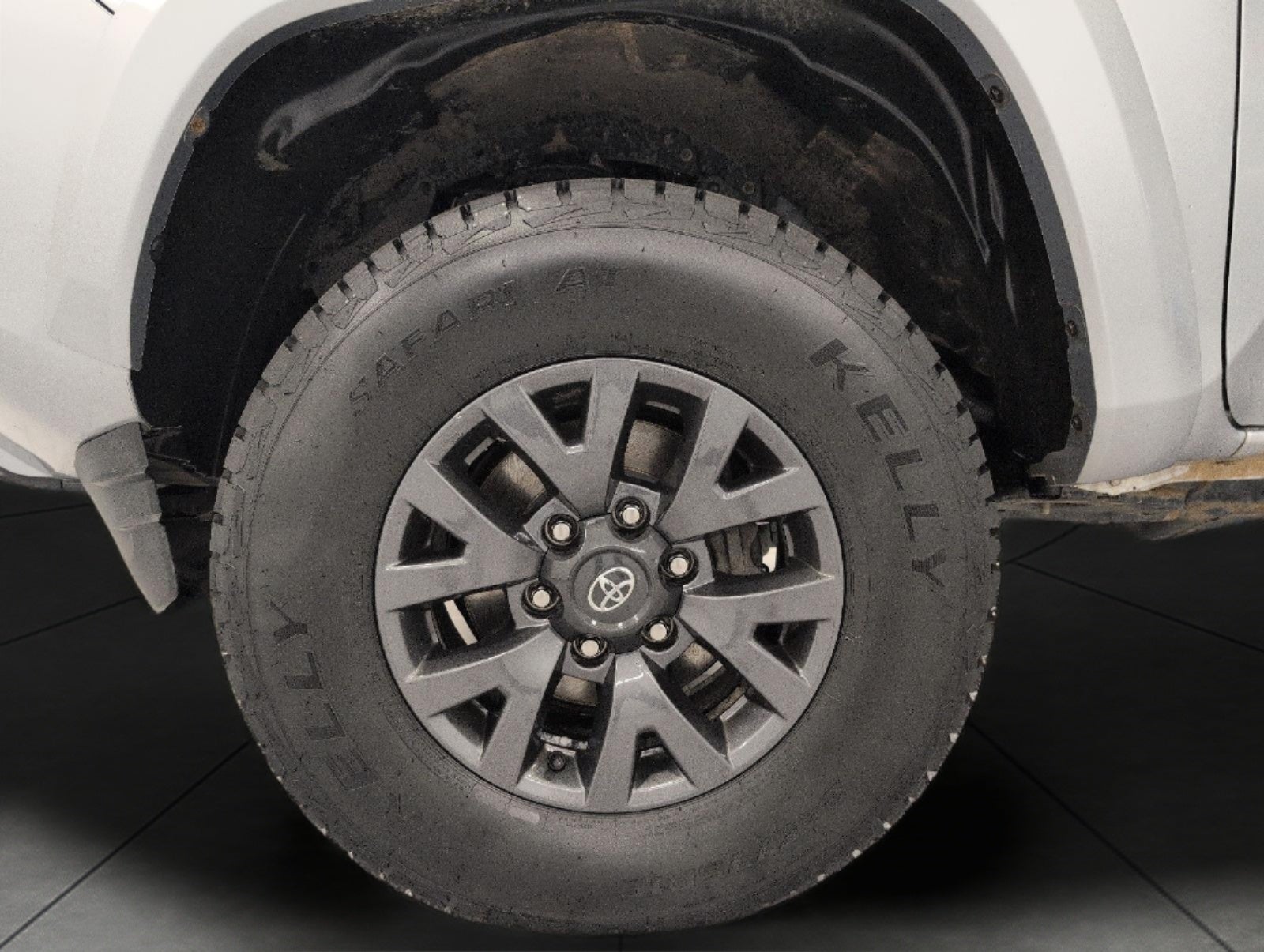 2023 Toyota Tacoma 4WD SR5 Double Cab 5' Bed V6 AT