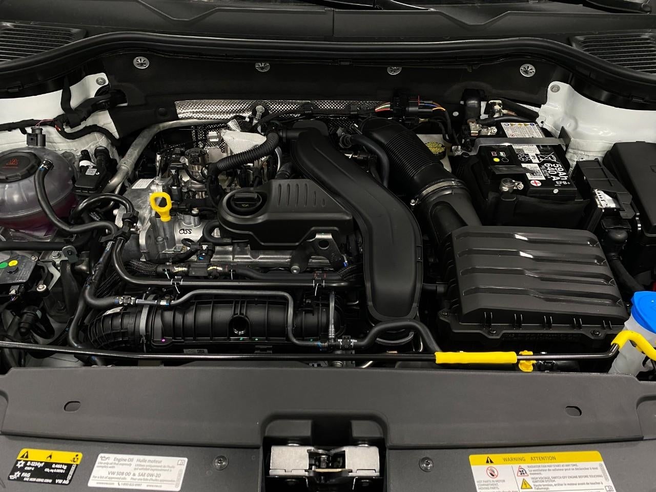 2026 Volkswagen Taos SE Black 4MOTION