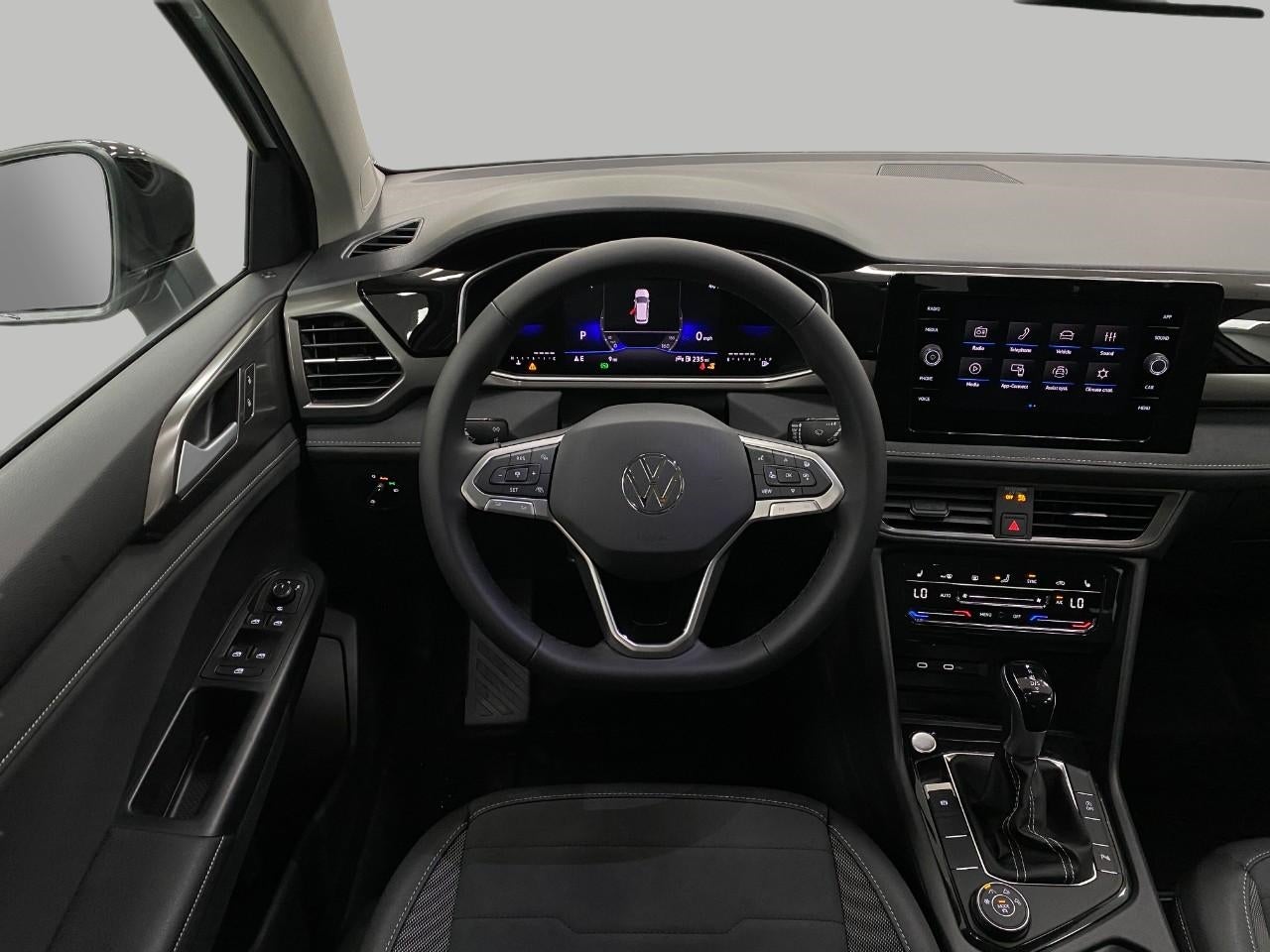 2026 Volkswagen Taos SE Black 4MOTION