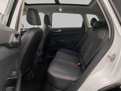 2026 Volkswagen Taos SE Black 4MOTION