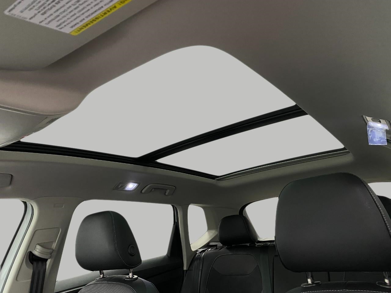 2026 Volkswagen Taos SE Black 4MOTION