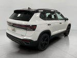 2026 Volkswagen Taos SE Black 4MOTION