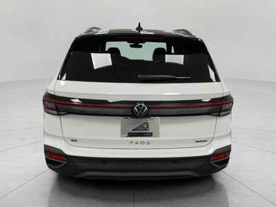 2026 Volkswagen Taos SE Black 4MOTION