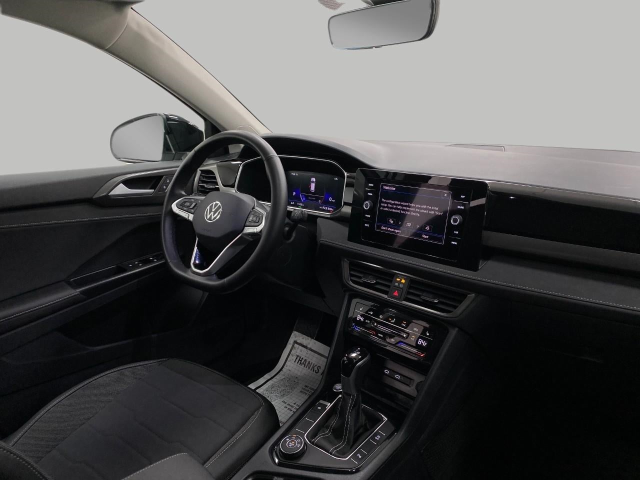 2025 Volkswagen Taos SE Black 4MOTION