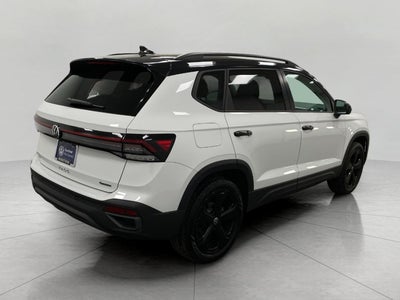 2025 Volkswagen Taos SE Black 4MOTION