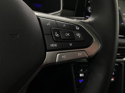 2026 Volkswagen Taos SE Black 4MOTION