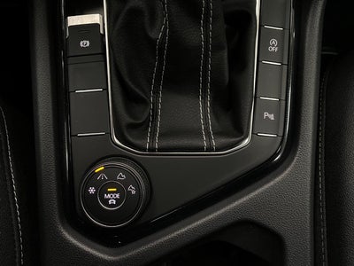 2026 Volkswagen Taos SE Black 4MOTION