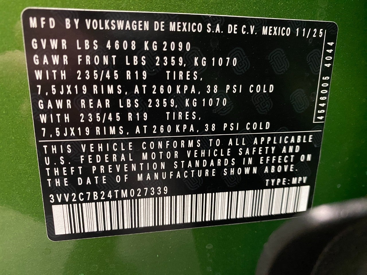 2026 Volkswagen Taos SE Black 4MOTION