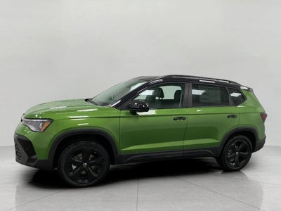 2026 Volkswagen Taos SE Black 4MOTION