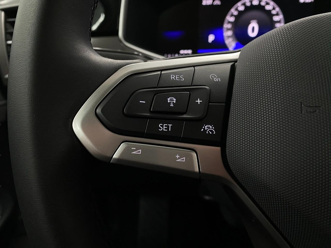 2026 Volkswagen Taos SE Black 4MOTION