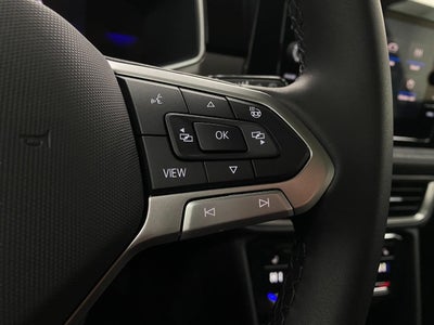 2026 Volkswagen Taos SE Black 4MOTION