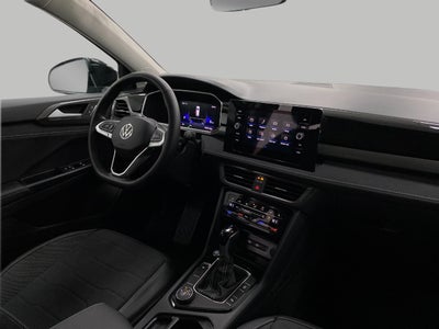 2026 Volkswagen Taos SE Black 4MOTION