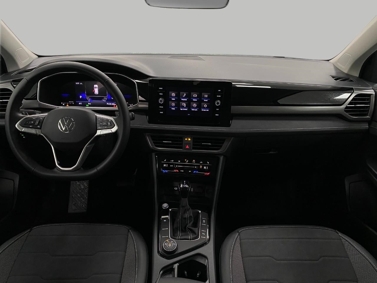 2026 Volkswagen Taos SE Black 4MOTION