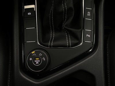 2026 Volkswagen Taos SE Black 4MOTION