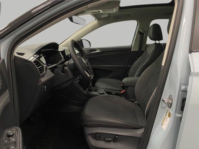 2026 Volkswagen Taos SE Black 4MOTION