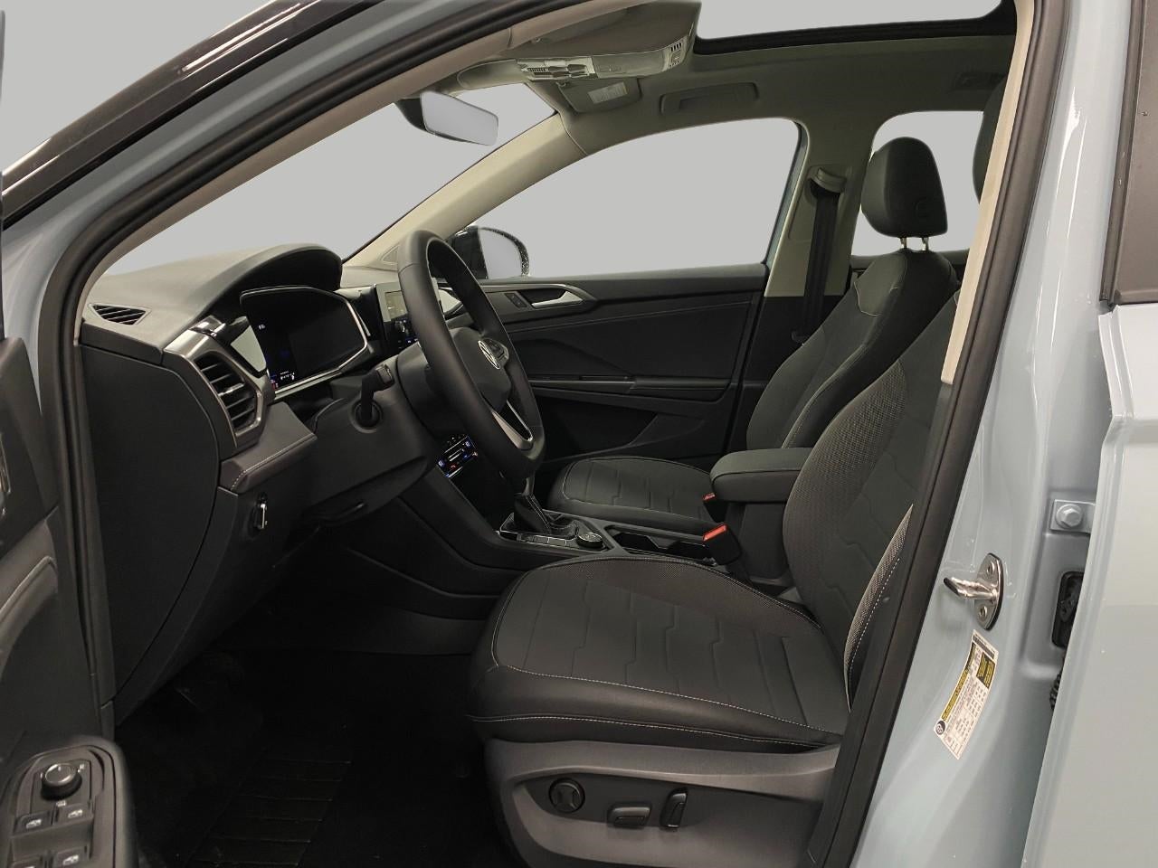 2026 Volkswagen Taos SE Black 4MOTION