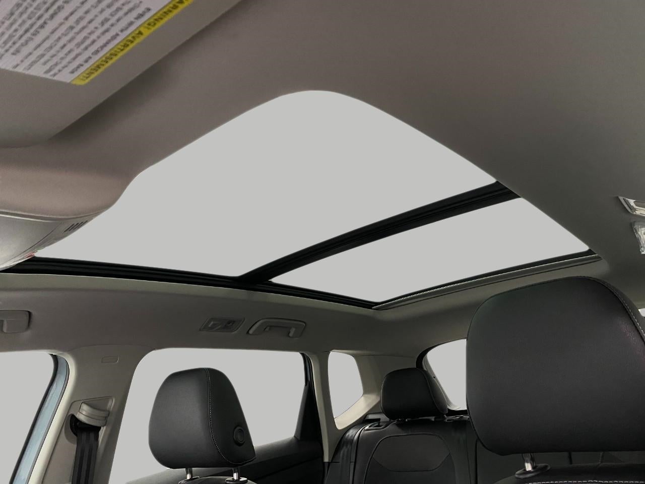 2026 Volkswagen Taos SE Black 4MOTION