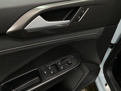 2026 Volkswagen Taos SE Black 4MOTION