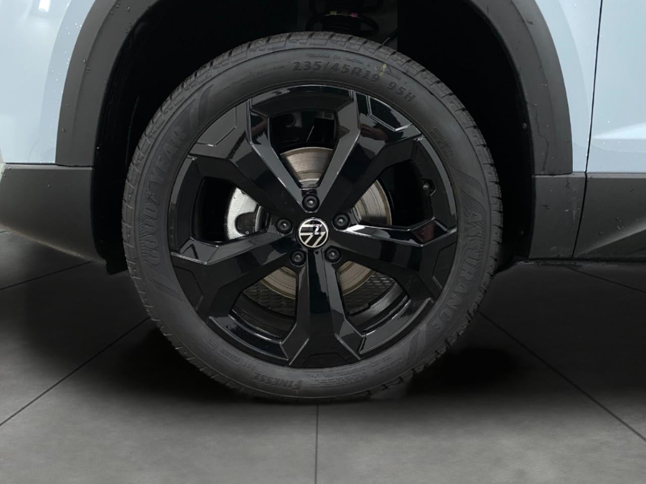 2026 Volkswagen Taos SE Black 4MOTION