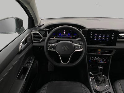 2026 Volkswagen Taos SE Black 4MOTION