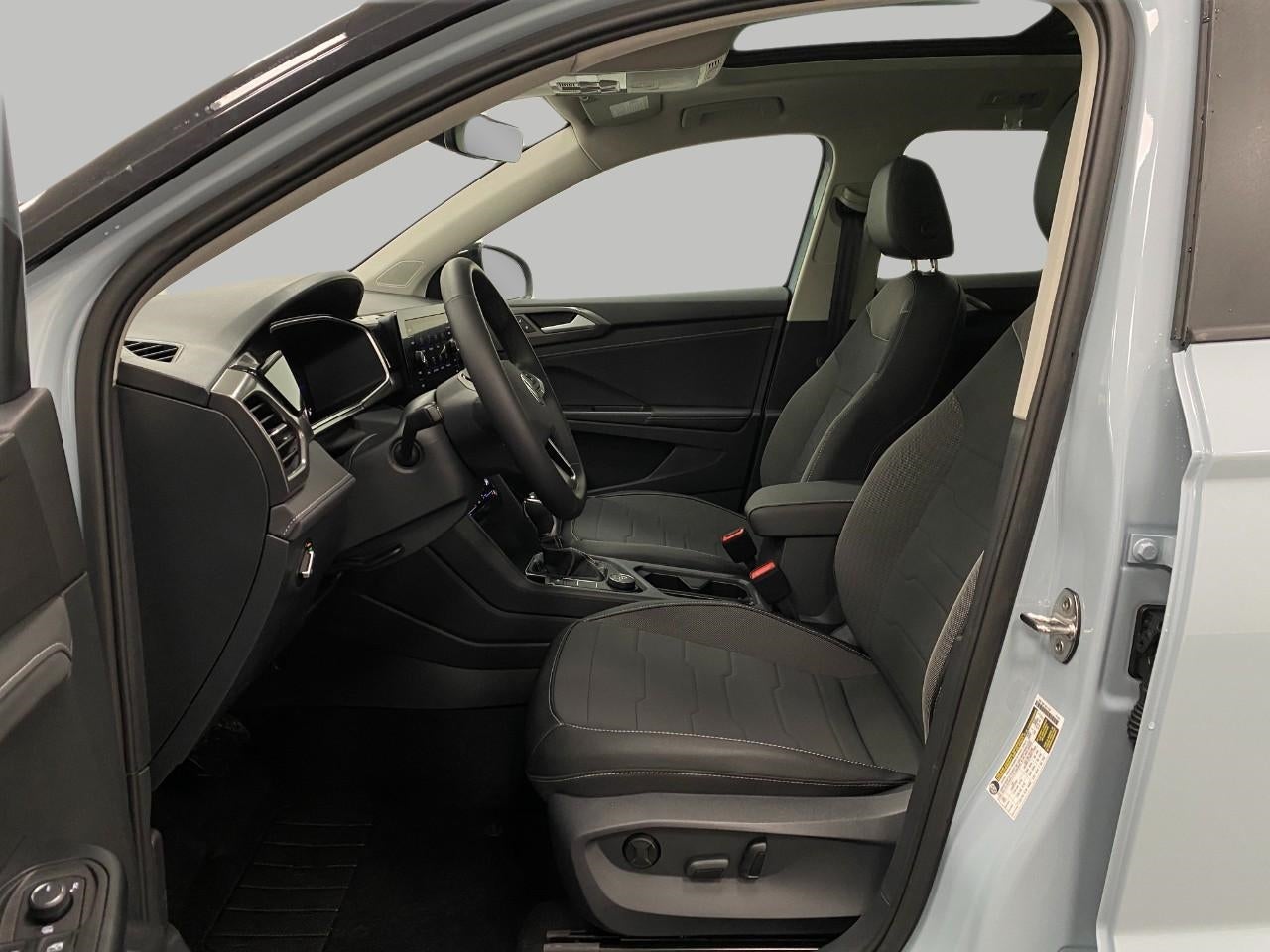 2026 Volkswagen Taos SE Black 4MOTION