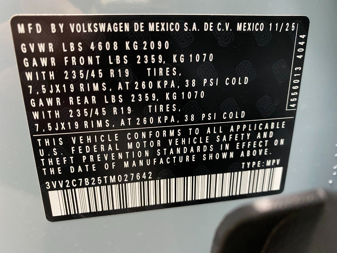 2026 Volkswagen Taos SE Black 4MOTION