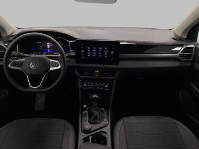 2026 Volkswagen Taos SE Black 4MOTION