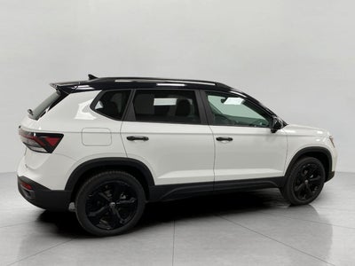 2026 Volkswagen Taos SE Black 4MOTION