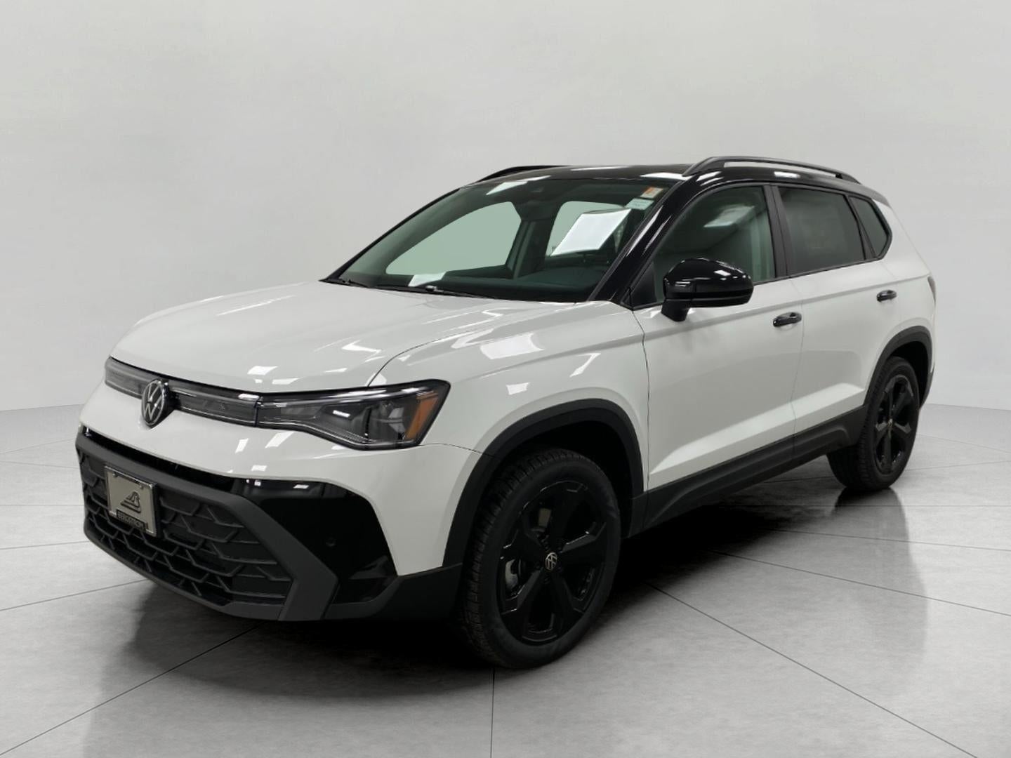 2026 Volkswagen Taos SE Black 4MOTION