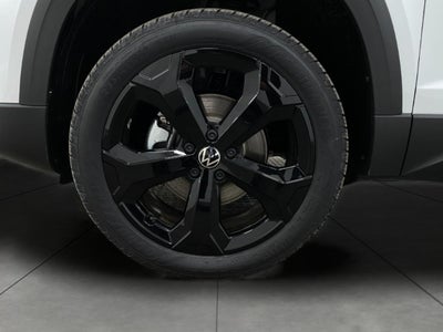2026 Volkswagen Taos SE Black 4MOTION