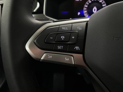 2026 Volkswagen Taos SE Black 4MOTION