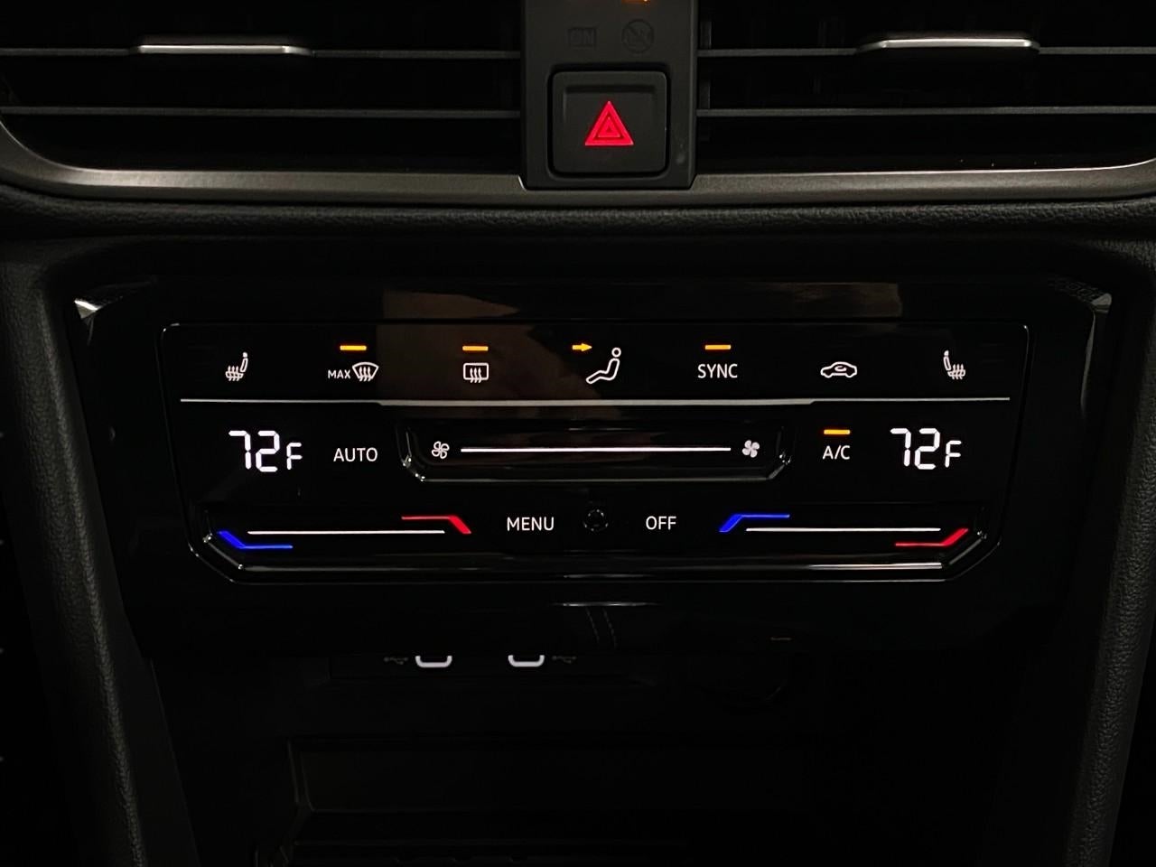 2026 Volkswagen Taos SE Black 4MOTION