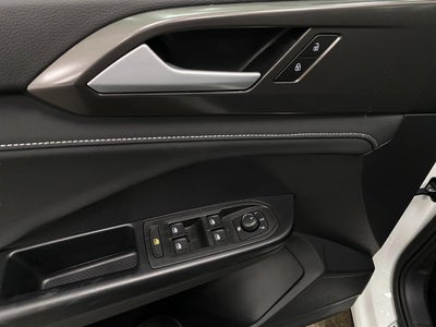 2026 Volkswagen Taos SE Black 4MOTION