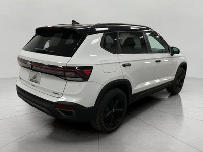 2026 Volkswagen Taos SE Black 4MOTION