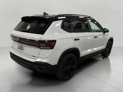 2026 Volkswagen Taos SE Black 4MOTION